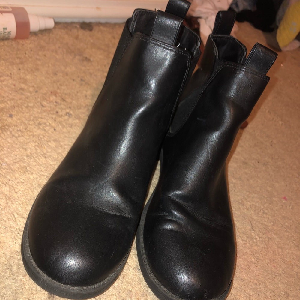 H&M Chelsea Boots